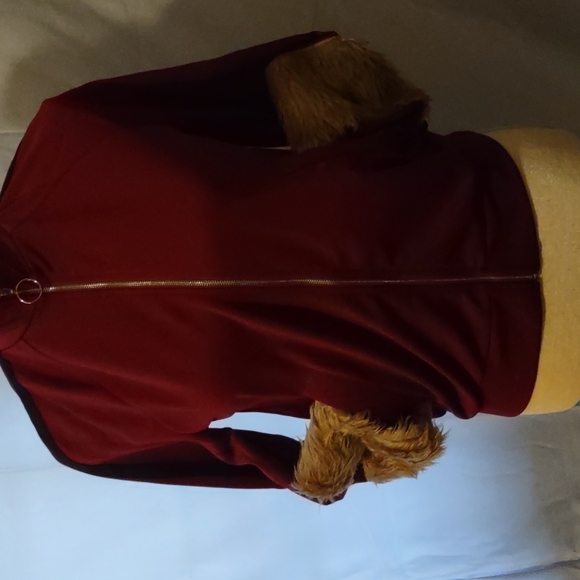NEW Eilly Bazar, Burgundy, full zip faux fur trim sleeves jacket - Picture 3 of 7
